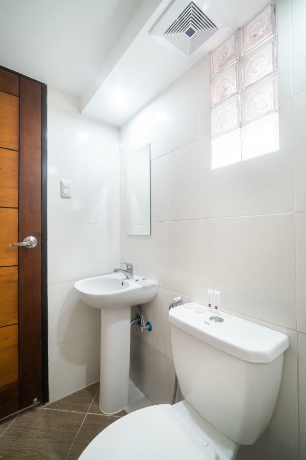 Oyo 199 Solange Apartelle Davao Luaran gambar