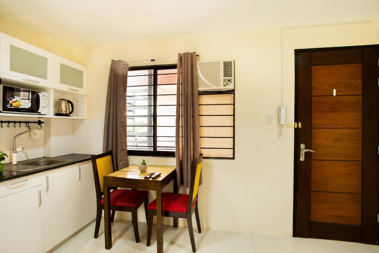 Oyo 199 Solange Apartelle Davao Luaran gambar
