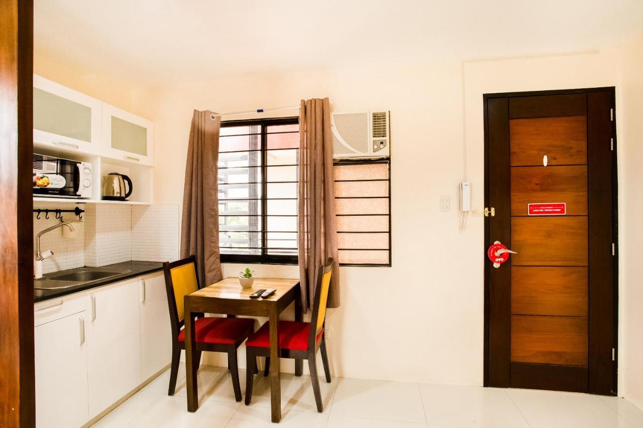 Oyo 199 Solange Apartelle Davao Luaran gambar